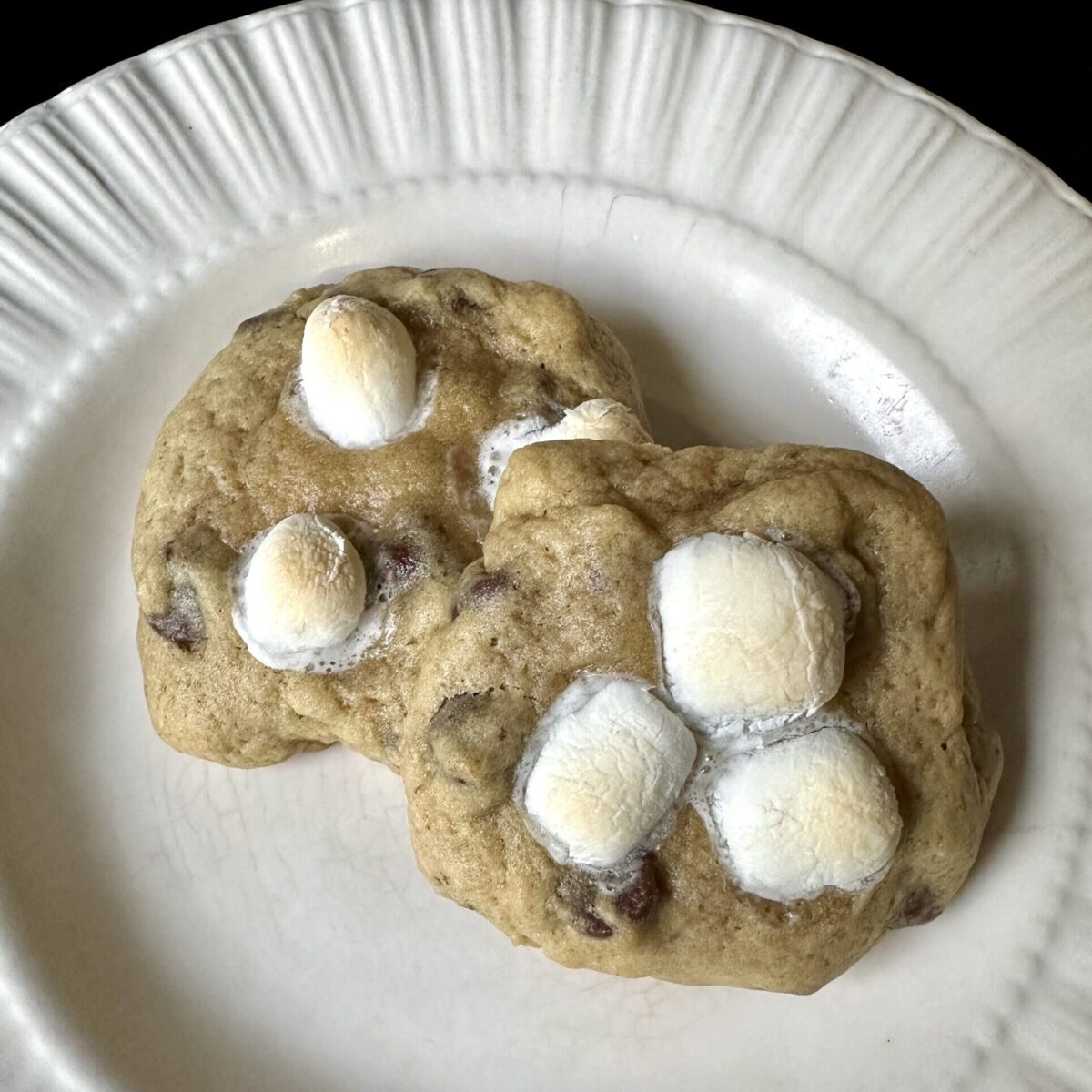 Chocolate chip and marshmallow cookies recipe